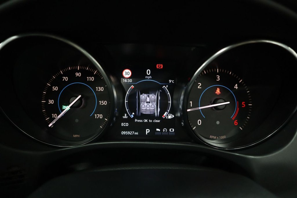 Used Jaguar XE 2016 for sale - 77133783: Photo 24