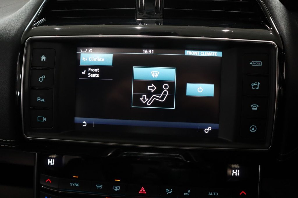 Used Jaguar XE 2016 for sale - 77133783: Photo 29