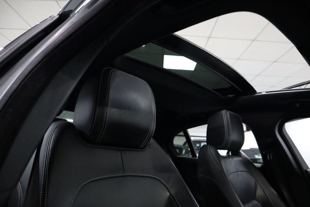 Used Jaguar XE 2016 for sale - 77133783: Photo 3