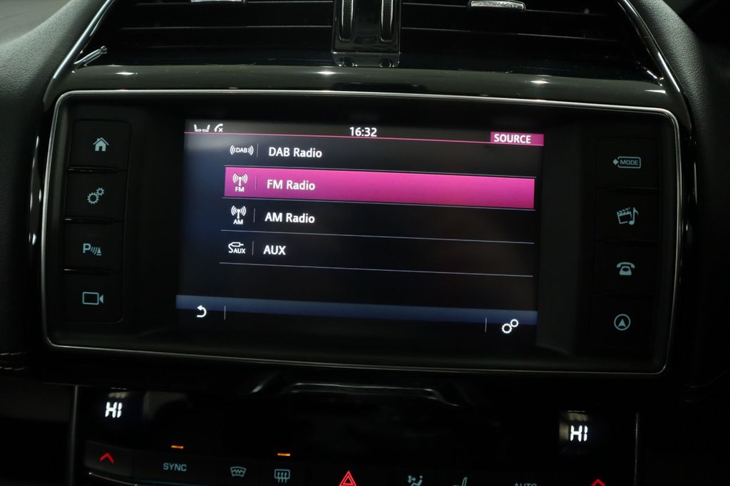 Used Jaguar XE 2016 for sale - 77133783: Photo 33