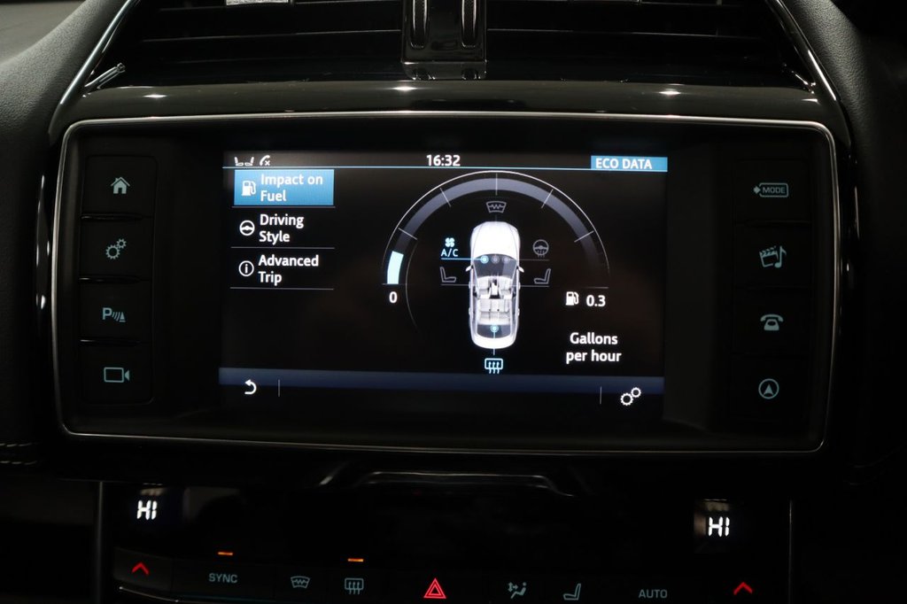 Used Jaguar XE 2016 for sale - 77133783: Photo 35