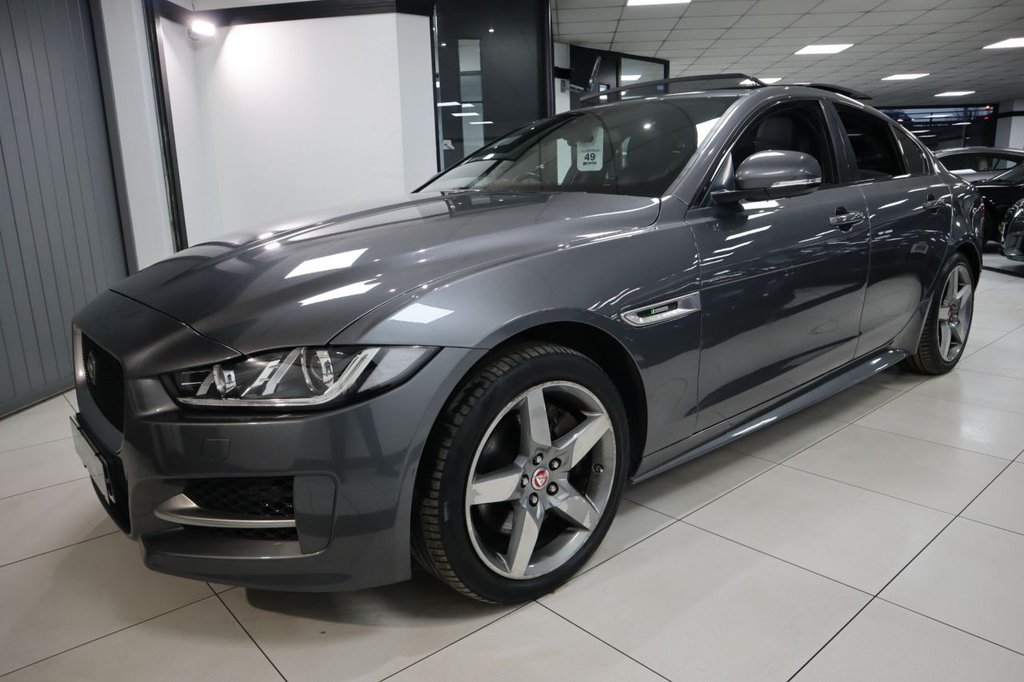 Used Jaguar XE 2016 for sale - 77133783: Photo 4