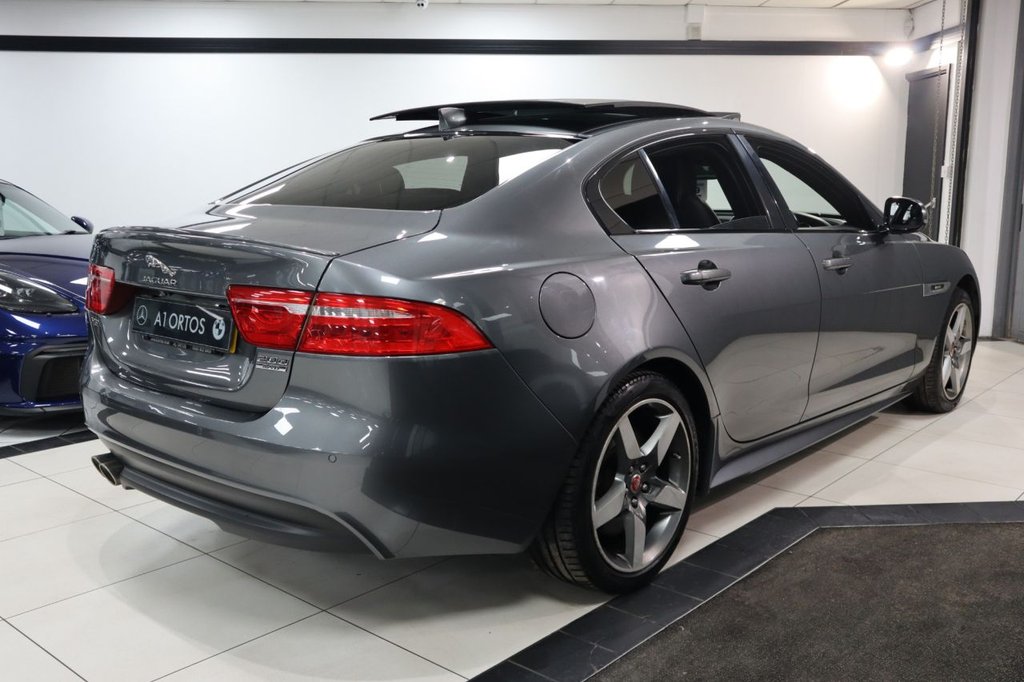 Used Jaguar XE 2016 for sale - 77133783: Photo 7