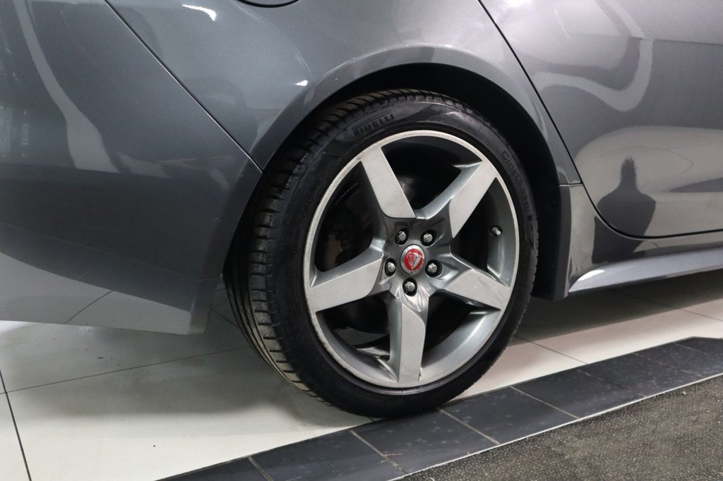 Used Jaguar XE 2016 for sale - 77133783: Photo 9