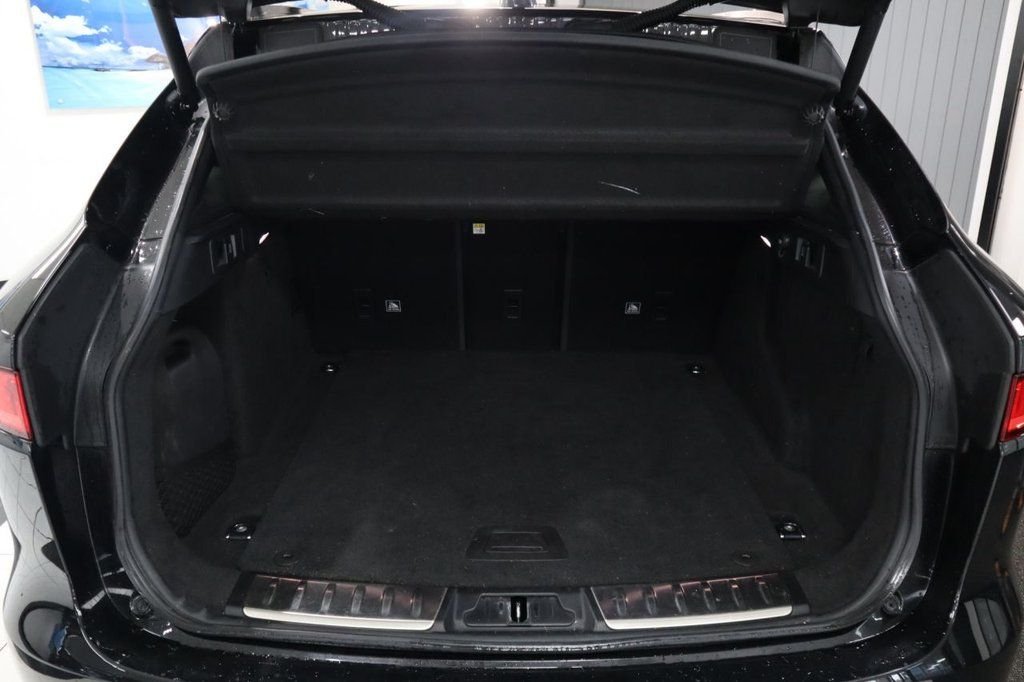 Used Jaguar F-Pace 2019 for sale - 76470522: Photo 11