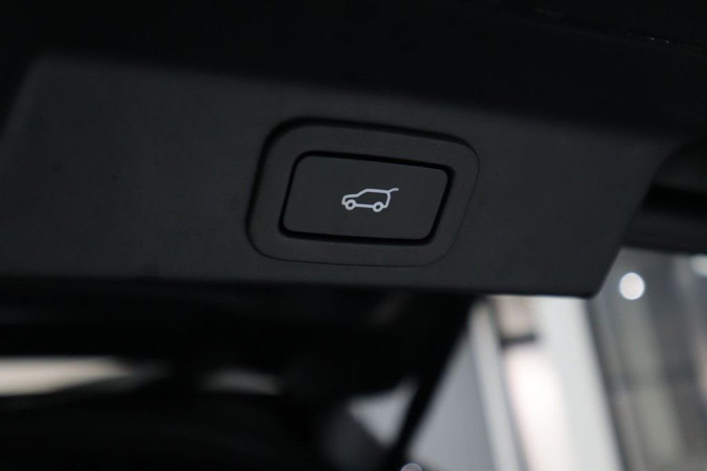 Used Jaguar F-Pace 2019 for sale - 76470522: Photo 12