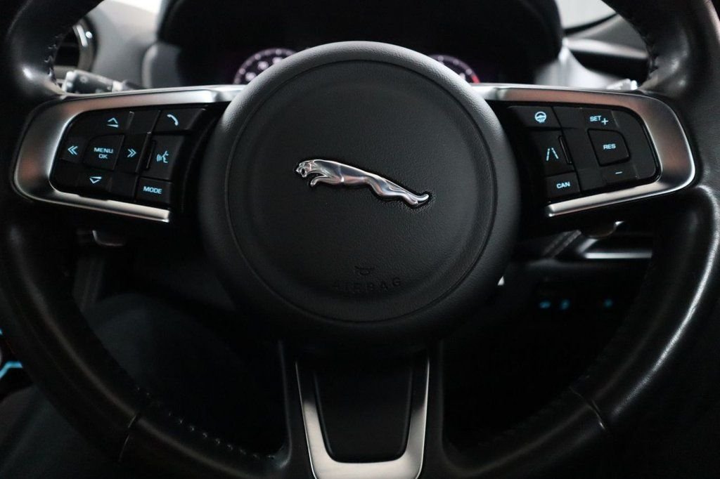 Used Jaguar F-Pace 2019 for sale - 76470522: Photo 31