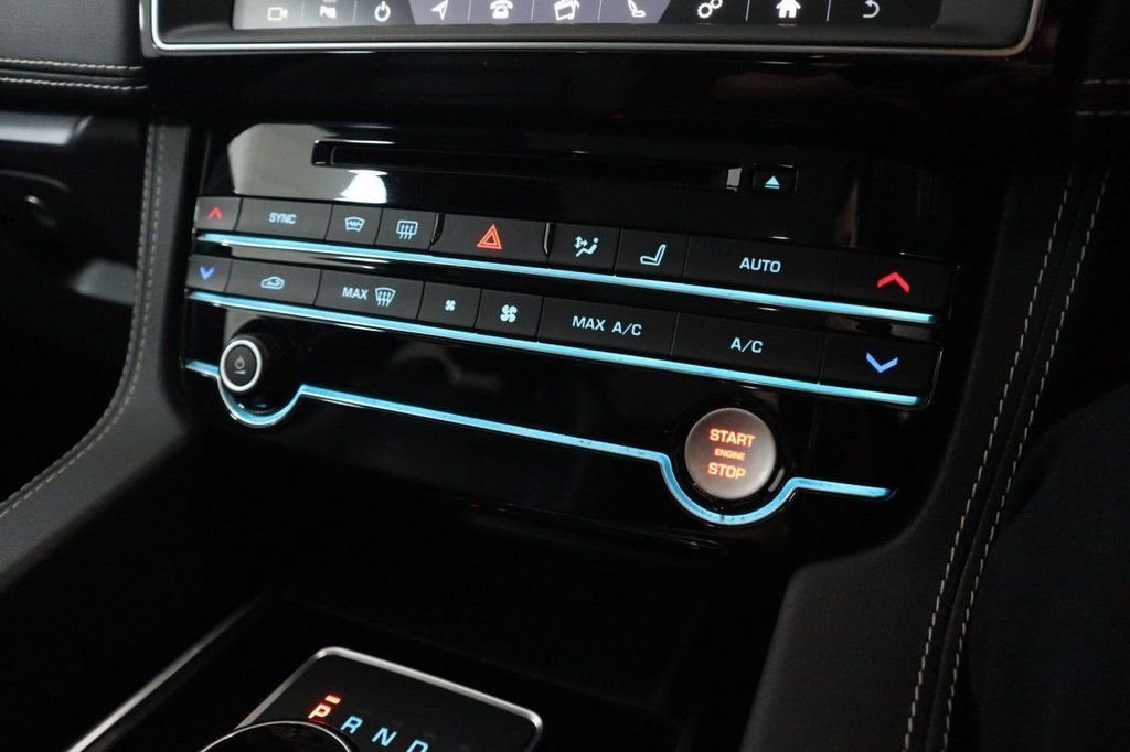 Used Jaguar F-Pace 2019 for sale - 76470522: Photo 40