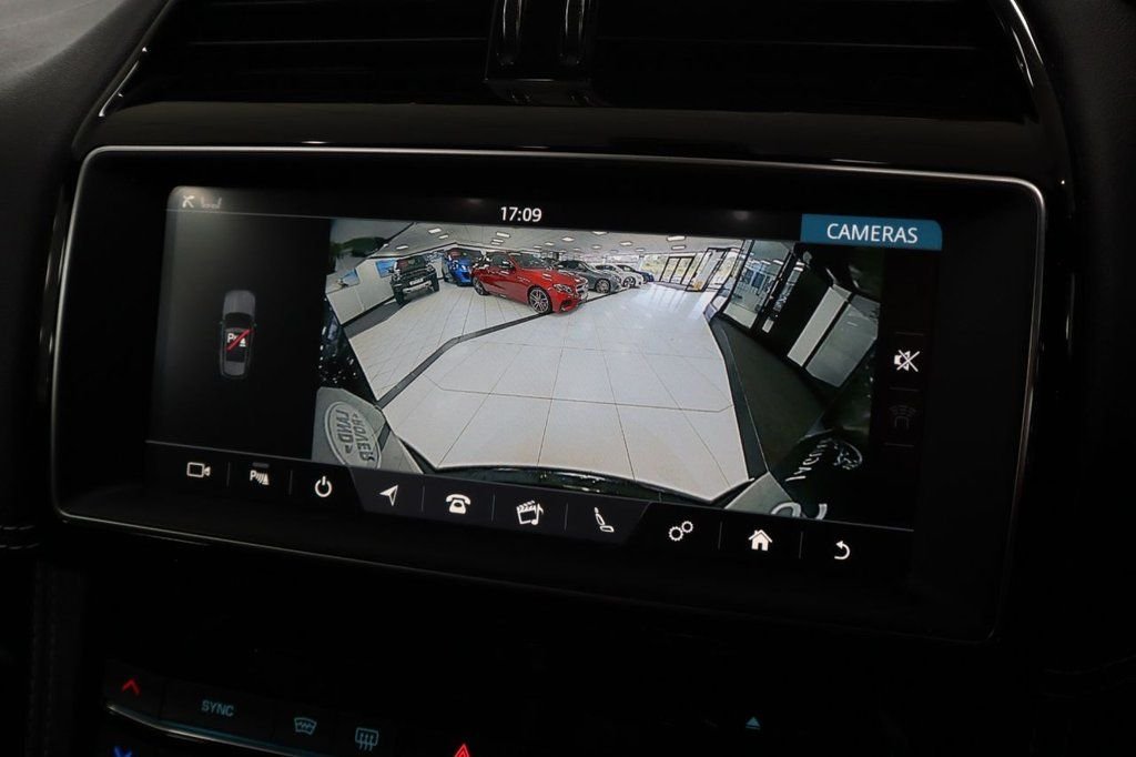 Used Jaguar F-Pace 2019 for sale - 76470522: Photo 46