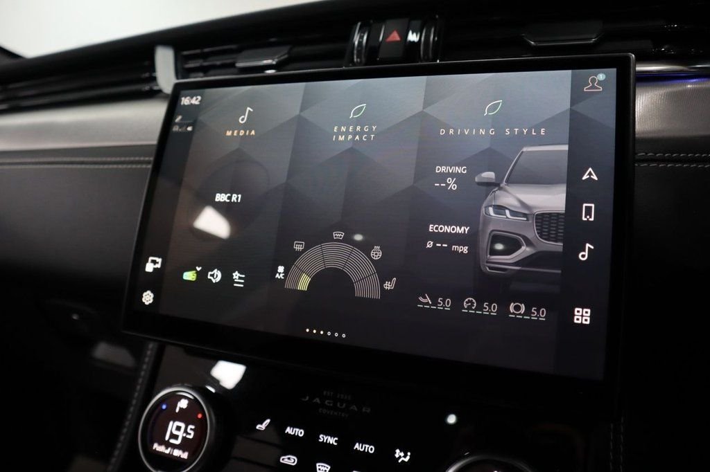 Used Jaguar F-Pace 2021 for sale - 76039909: Photo 24