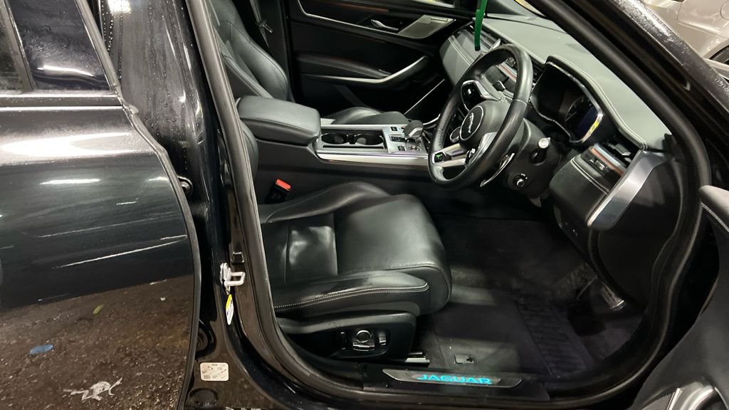 Used Jaguar XF 2023 for sale - 77328023: Photo 4