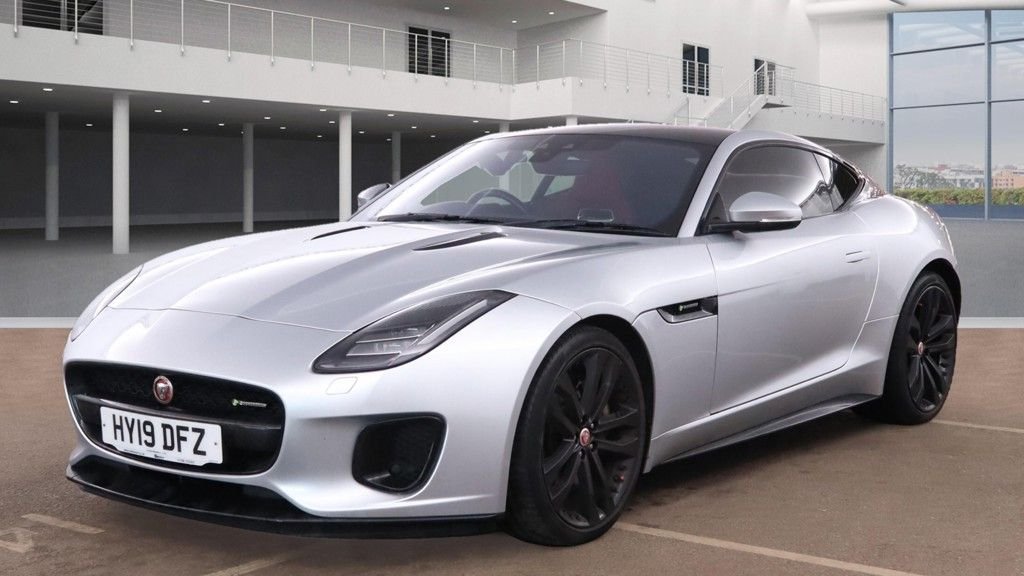Used Jaguar F-Type 2019 for sale - 76900739: Photo 2