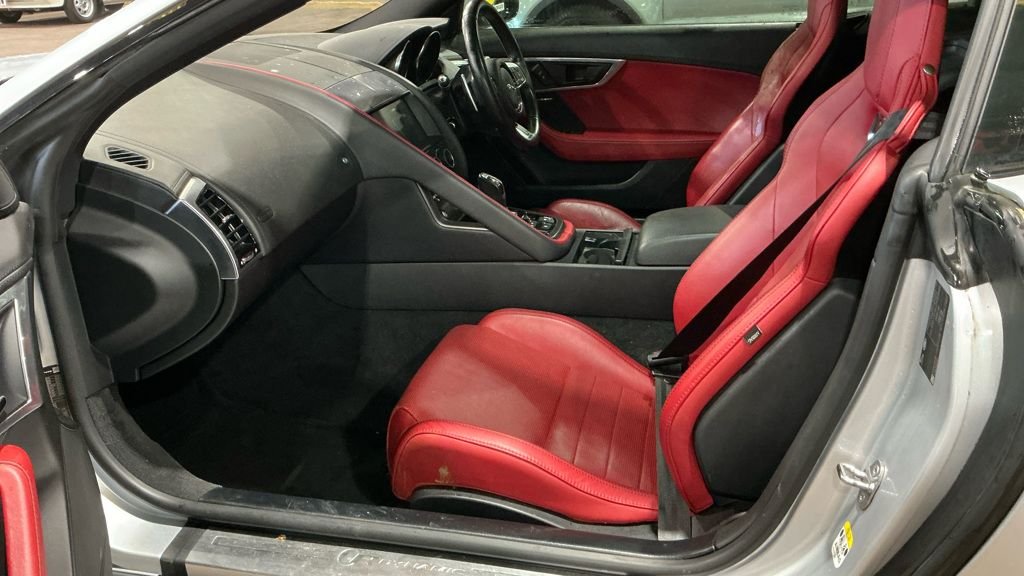 Used Jaguar F-Type 2019 for sale - 76900739: Photo 25