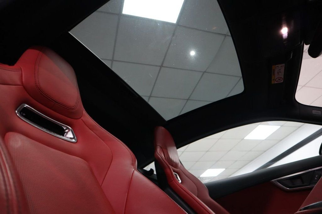 Used Jaguar F-Type 2019 for sale - 76900739: Photo 3