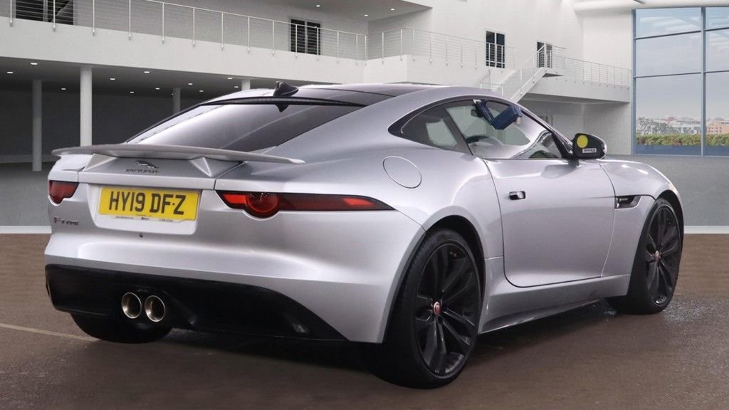 Used Jaguar F-Type 2019 for sale - 76900739: Photo 4