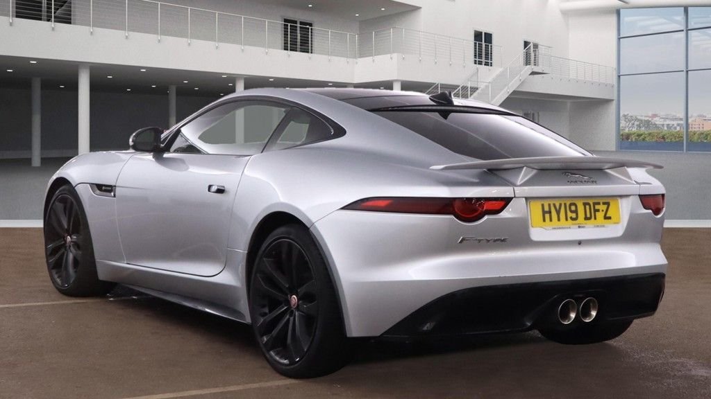 Used Jaguar F-Type 2019 for sale - 76900739: Photo 6