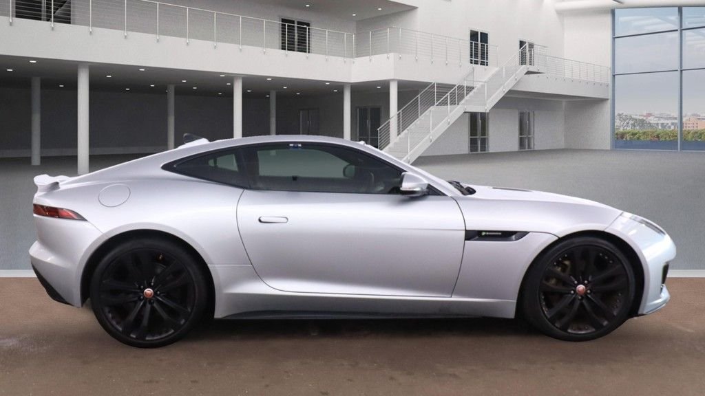 Used Jaguar F-Type 2019 for sale - 76900739: Photo 9