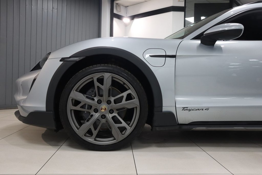 Used Porsche Taycan 2022 for sale - 77551689: Photo 12