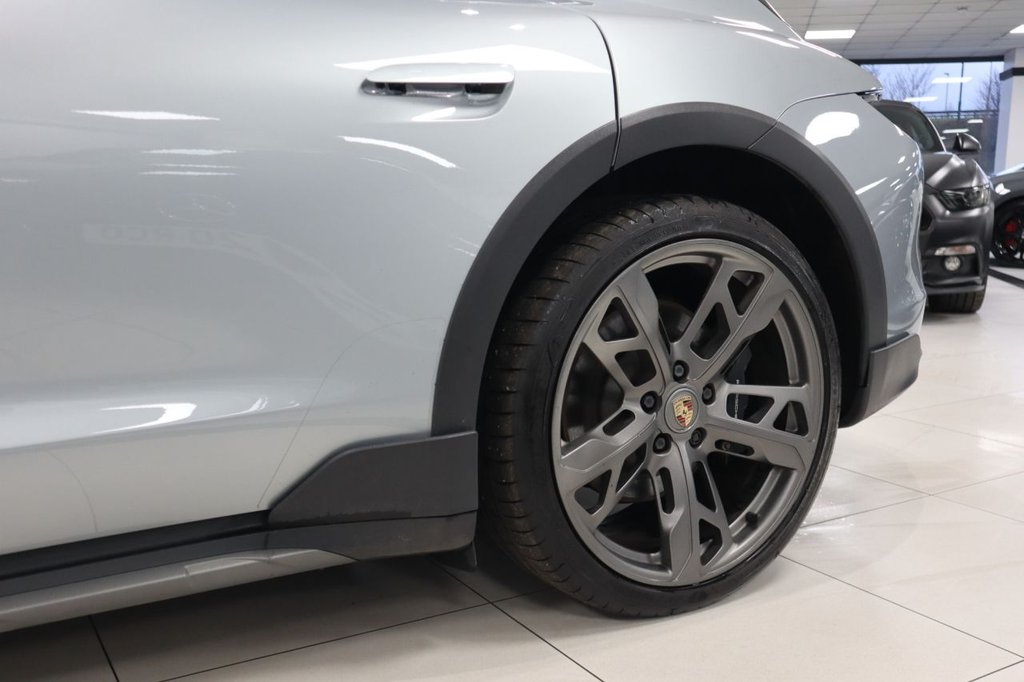 Used Porsche Taycan 2022 for sale - 77551689: Photo 13