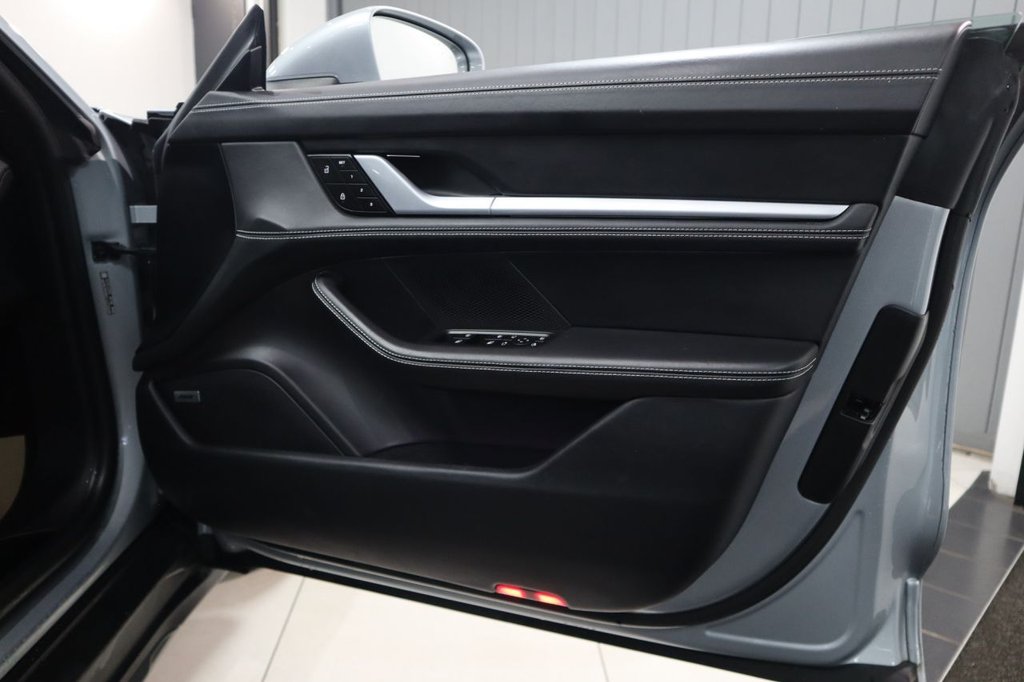 Used Porsche Taycan 2022 for sale - 77551689: Photo 17