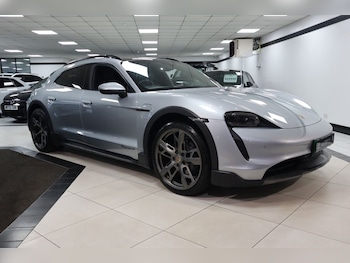 Used Porsche Taycan 2022 for sale - 77551689: Photo