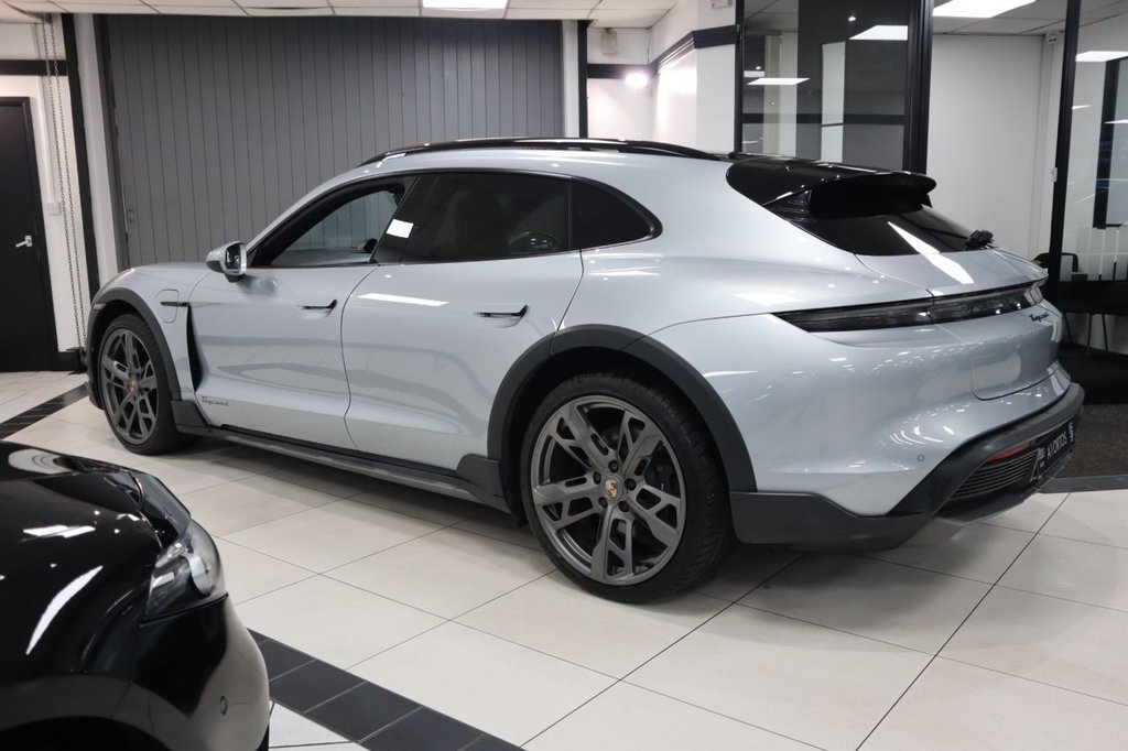 Used Porsche Taycan 2022 for sale - 77551689: Photo 6