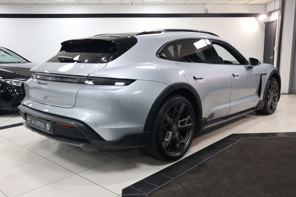 Used Porsche Taycan 2022 for sale - 77551689: Photo 8