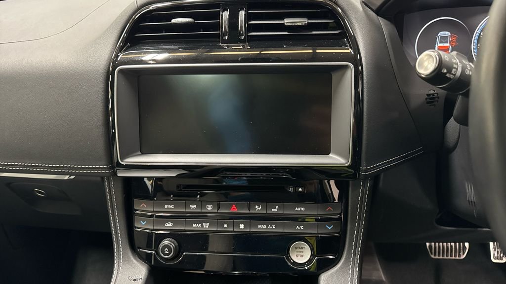 Used Jaguar F-Pace 2017 for sale - 76132465: Photo 11