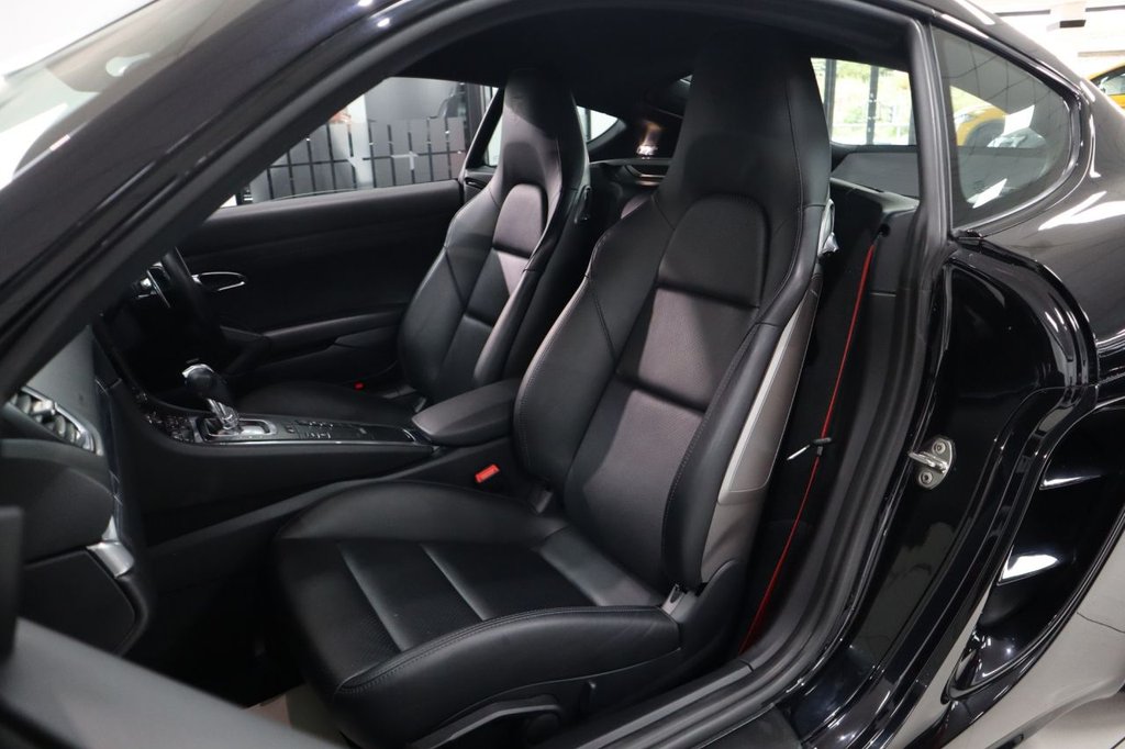 Used Porsche Cayman 2019 for sale - 76973162: Photo 14