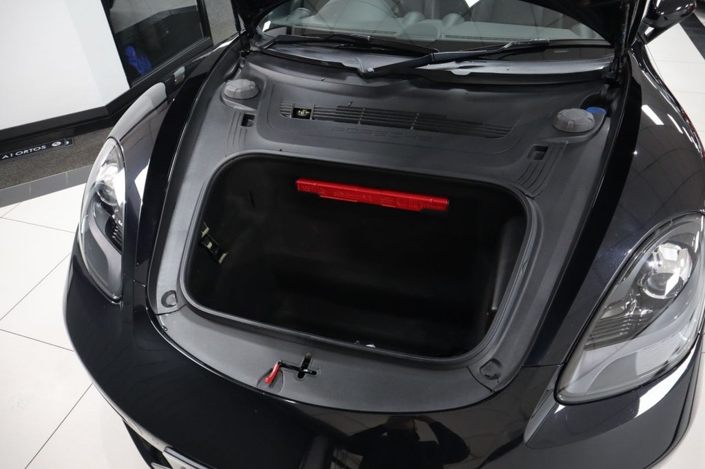 Used Porsche Cayman 2019 for sale - 76973162: Photo 16