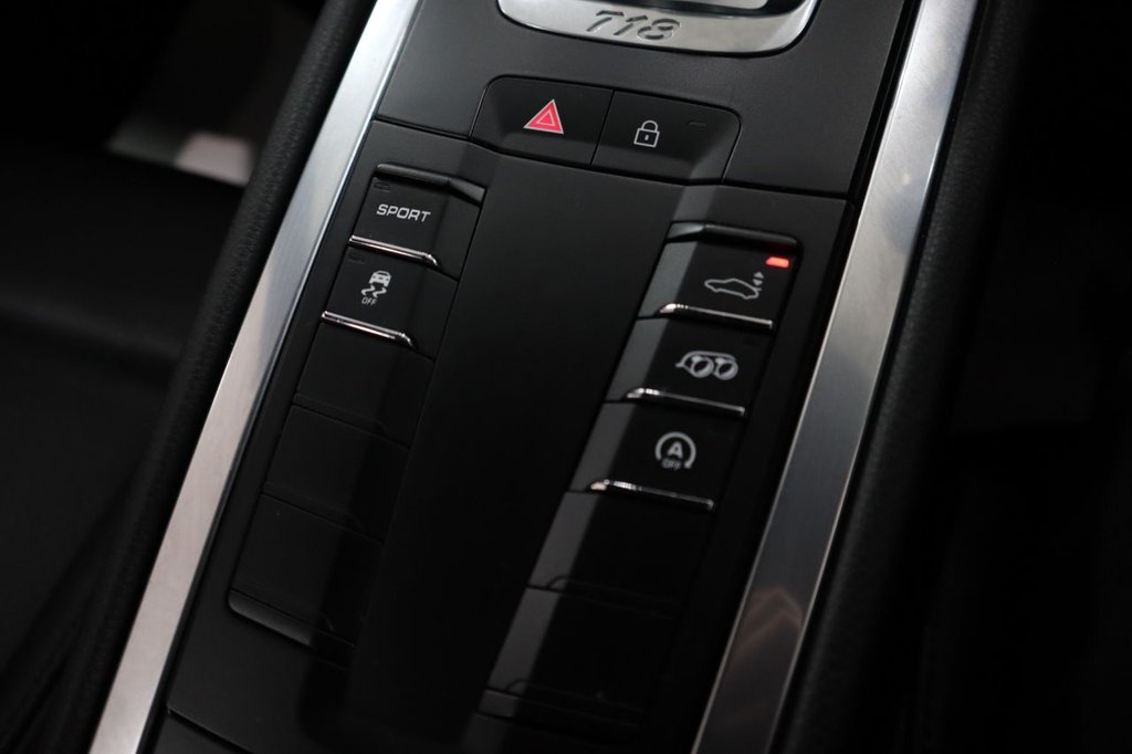 Used Porsche Cayman 2019 for sale - 76973162: Photo 17