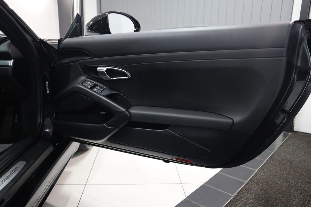 Used Porsche Cayman 2019 for sale - 76973162: Photo 8