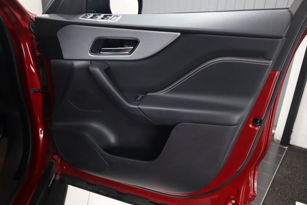 Used Jaguar F-Pace 2019 for sale - 76900726: Photo 13