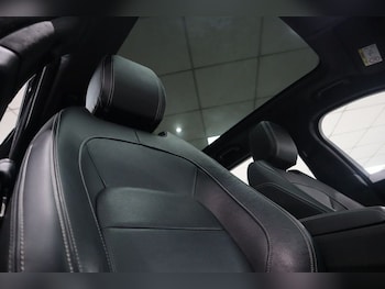 Used Jaguar F-Pace 2019 for sale - 76900726: Photo