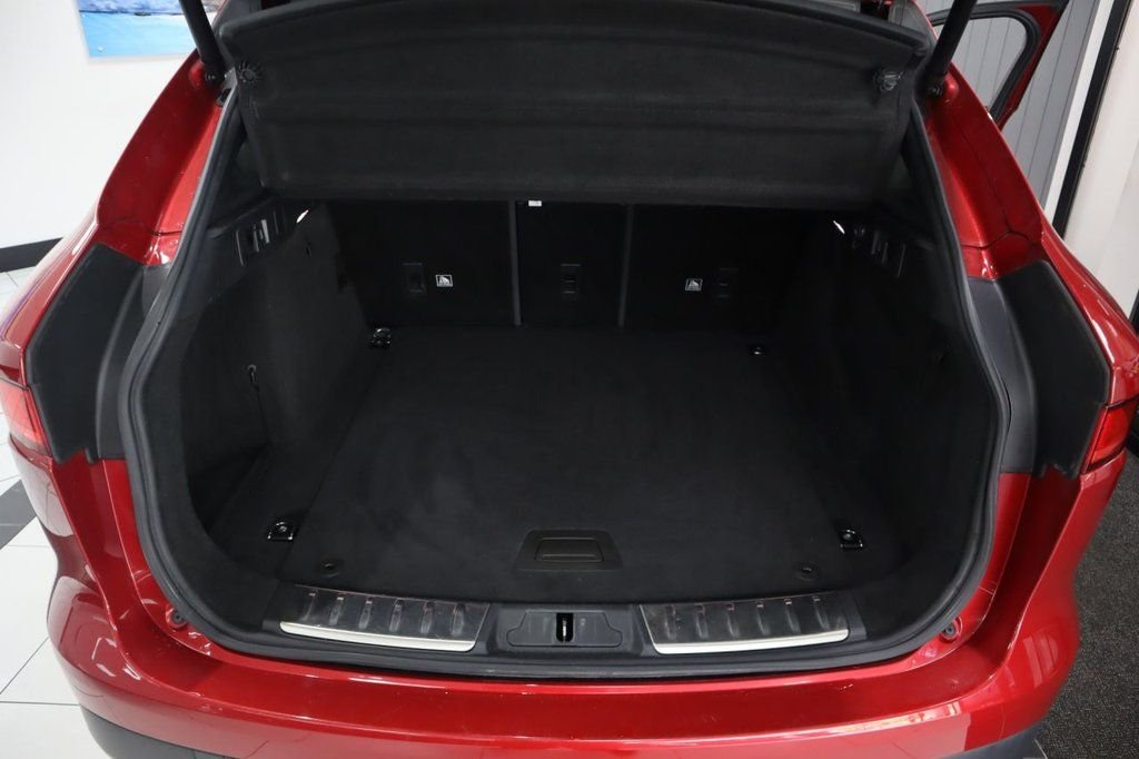 Used Jaguar F-Pace 2019 for sale - 76900726: Photo 8