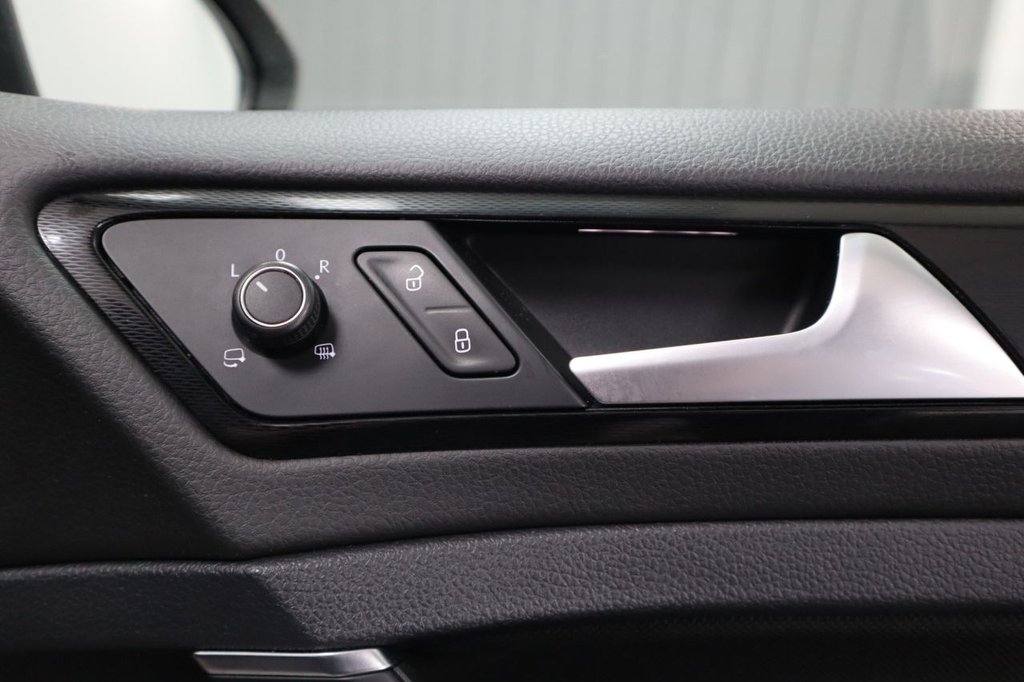 Used Volkswagen Golf 2015 for sale - 77072381: Photo 16