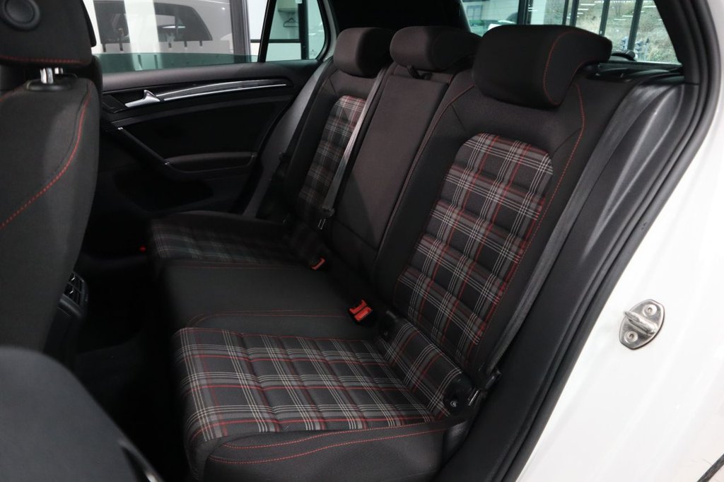 Used Volkswagen Golf 2015 for sale - 77072381: Photo 19