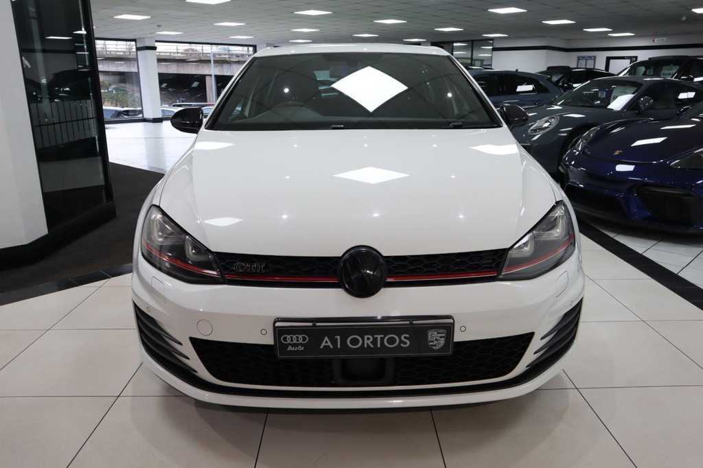 Used Volkswagen Golf 2015 for sale - 77072381: Photo 2