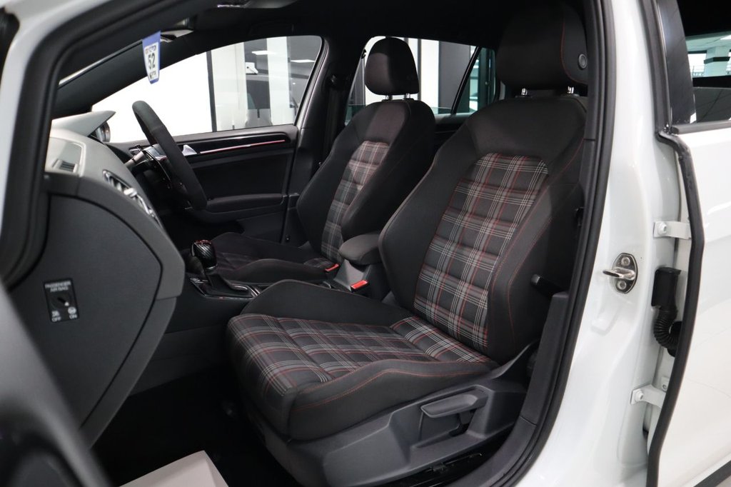 Used Volkswagen Golf 2015 for sale - 77072381: Photo 20