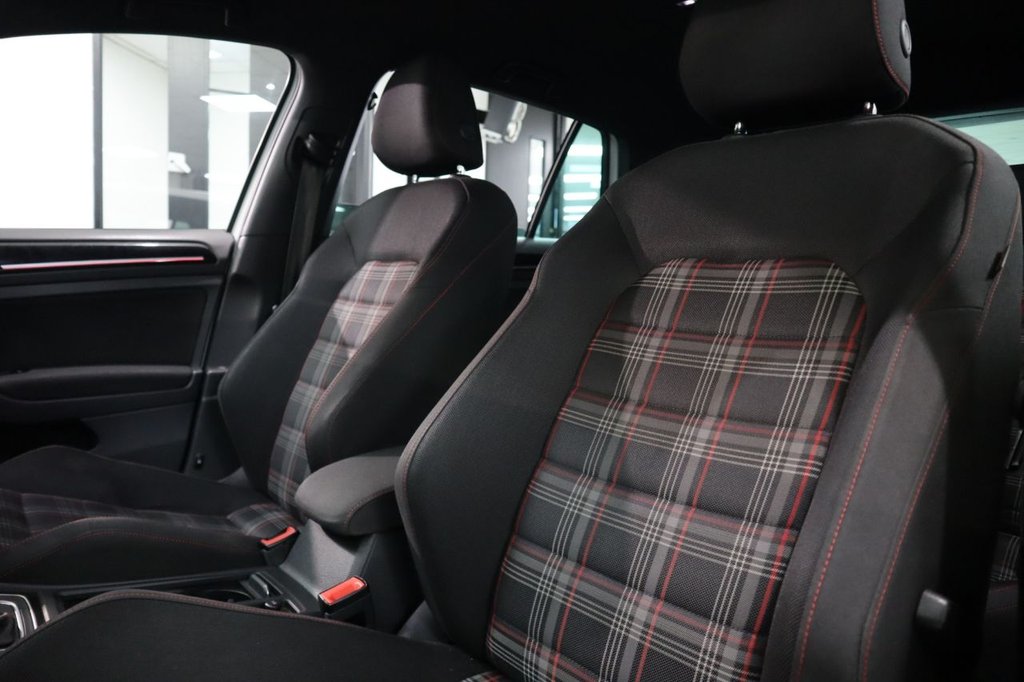 Used Volkswagen Golf 2015 for sale - 77072381: Photo 21