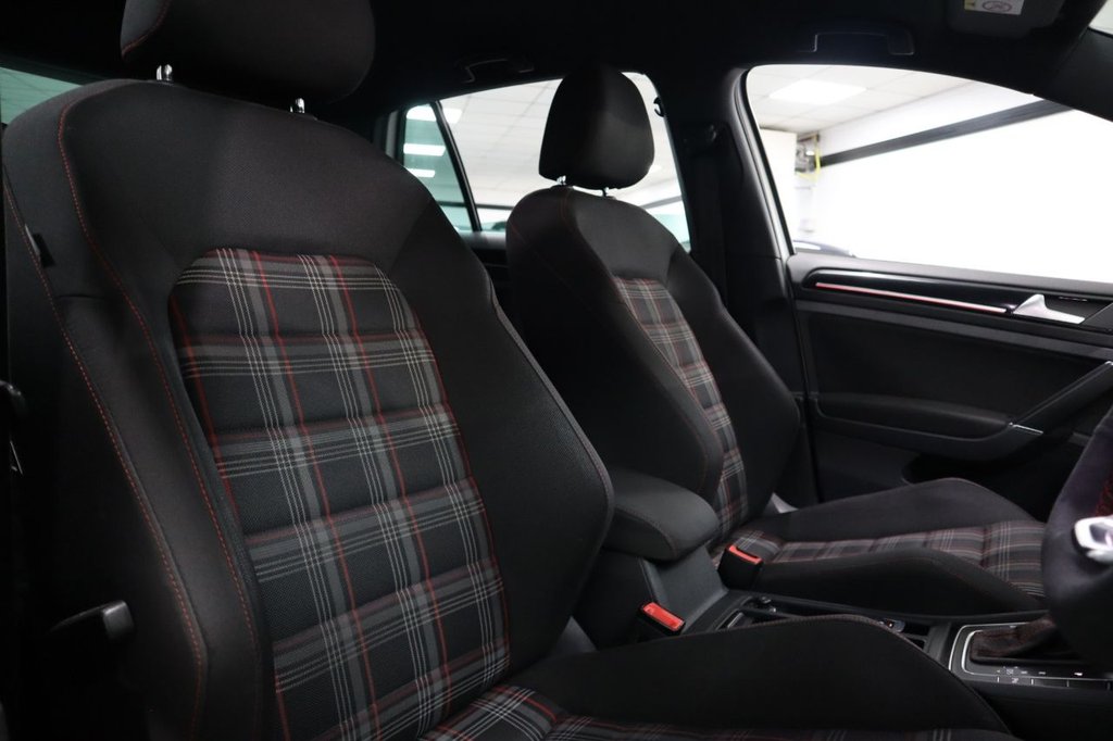 Used Volkswagen Golf 2015 for sale - 77072381: Photo 22