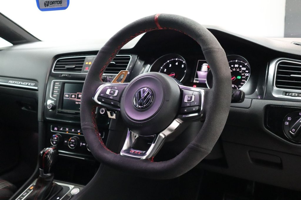 Used Volkswagen Golf 2015 for sale - 77072381: Photo 4