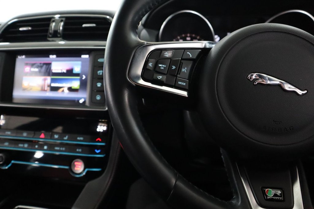 Used Jaguar F-Pace 2016 for sale - 77236316: Photo 22