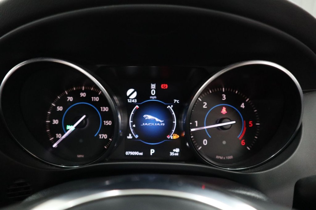 Used Jaguar F-Pace 2016 for sale - 77236316: Photo 23