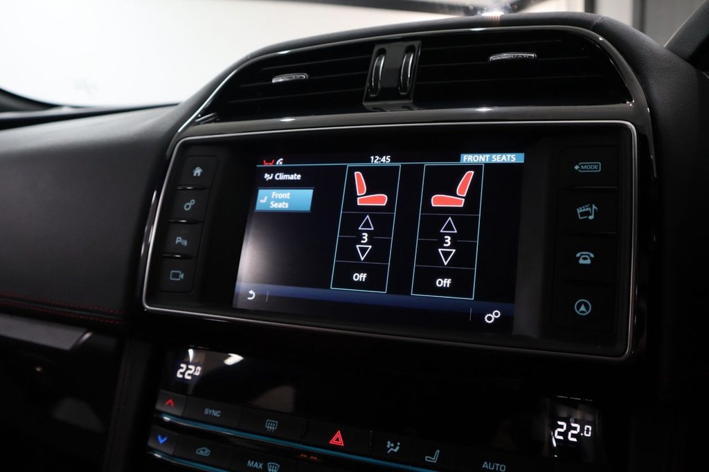 Used Jaguar F-Pace 2016 for sale - 77236316: Photo 33