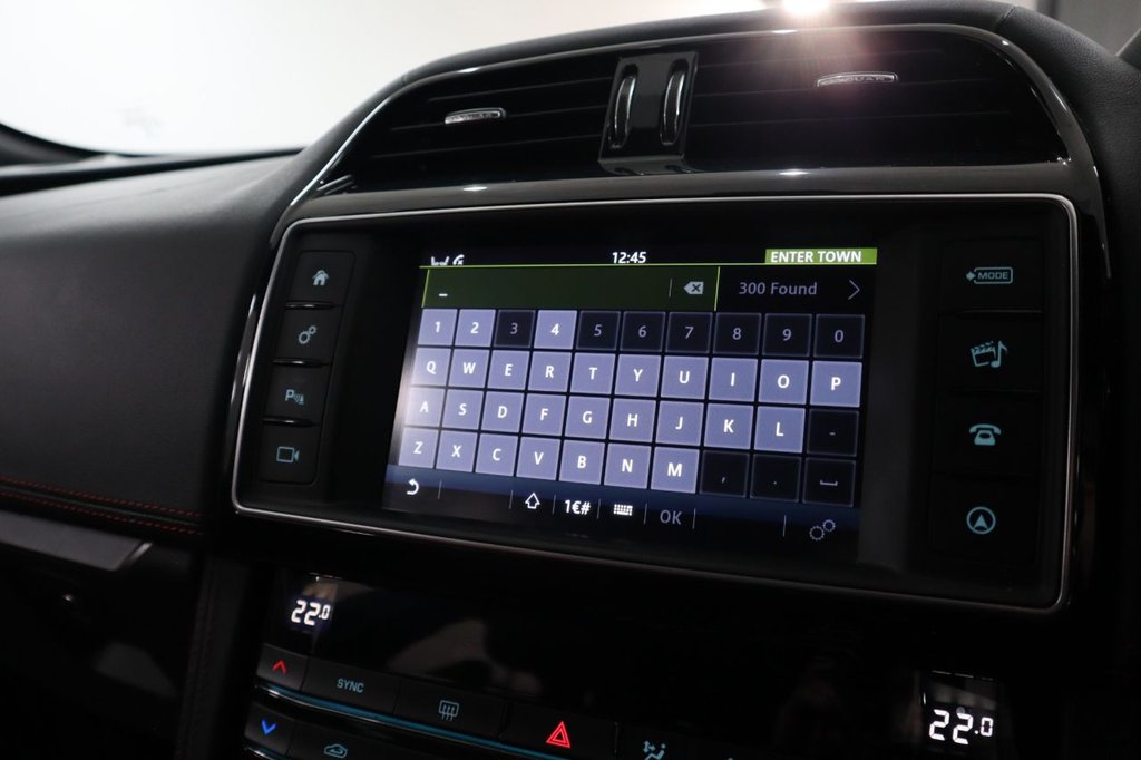 Used Jaguar F-Pace 2016 for sale - 77236316: Photo 36