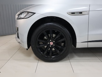 Used Jaguar F-Pace 2016 for sale - 77236316: Photo