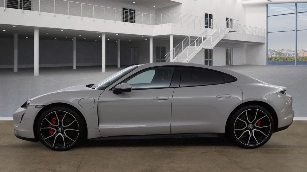 Used Porsche Taycan 2023 for sale - 77293170: Photo 8