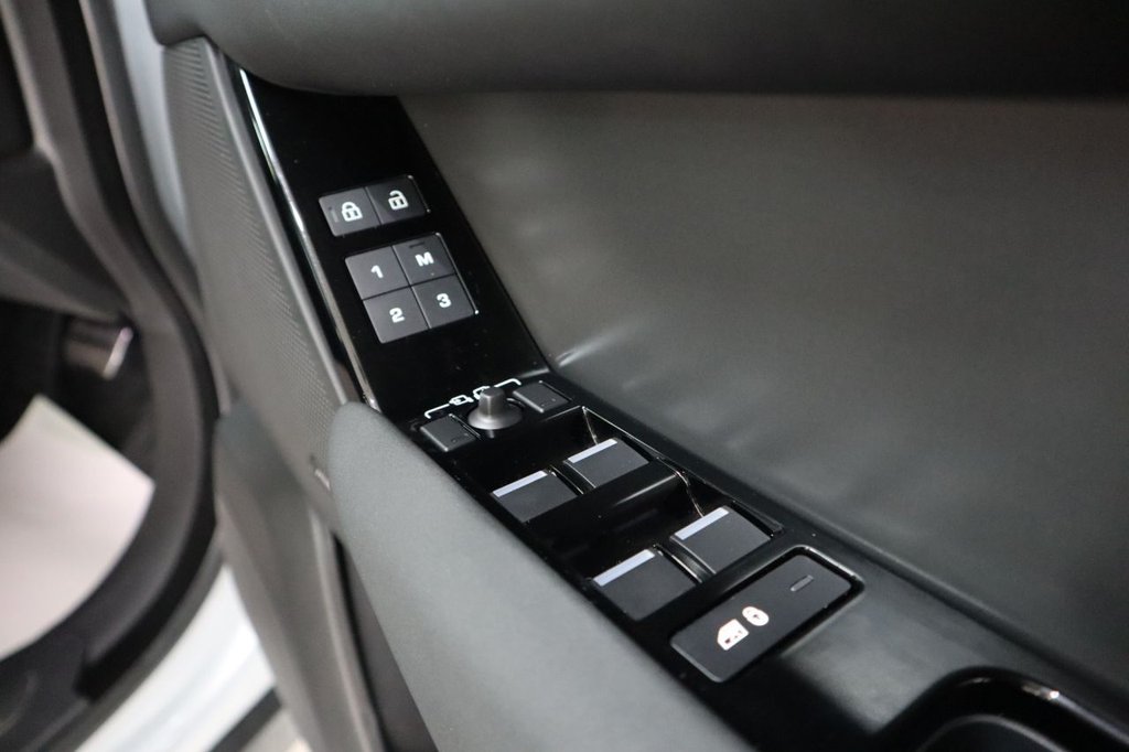 Used Land Rover Range Rover Velar 2023 for sale - 76691296: Photo 18