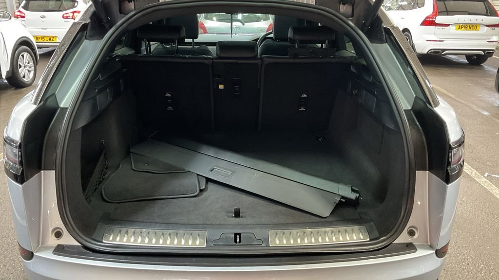 Used Land Rover Range Rover Velar 2023 for sale - 76691296: Photo 7